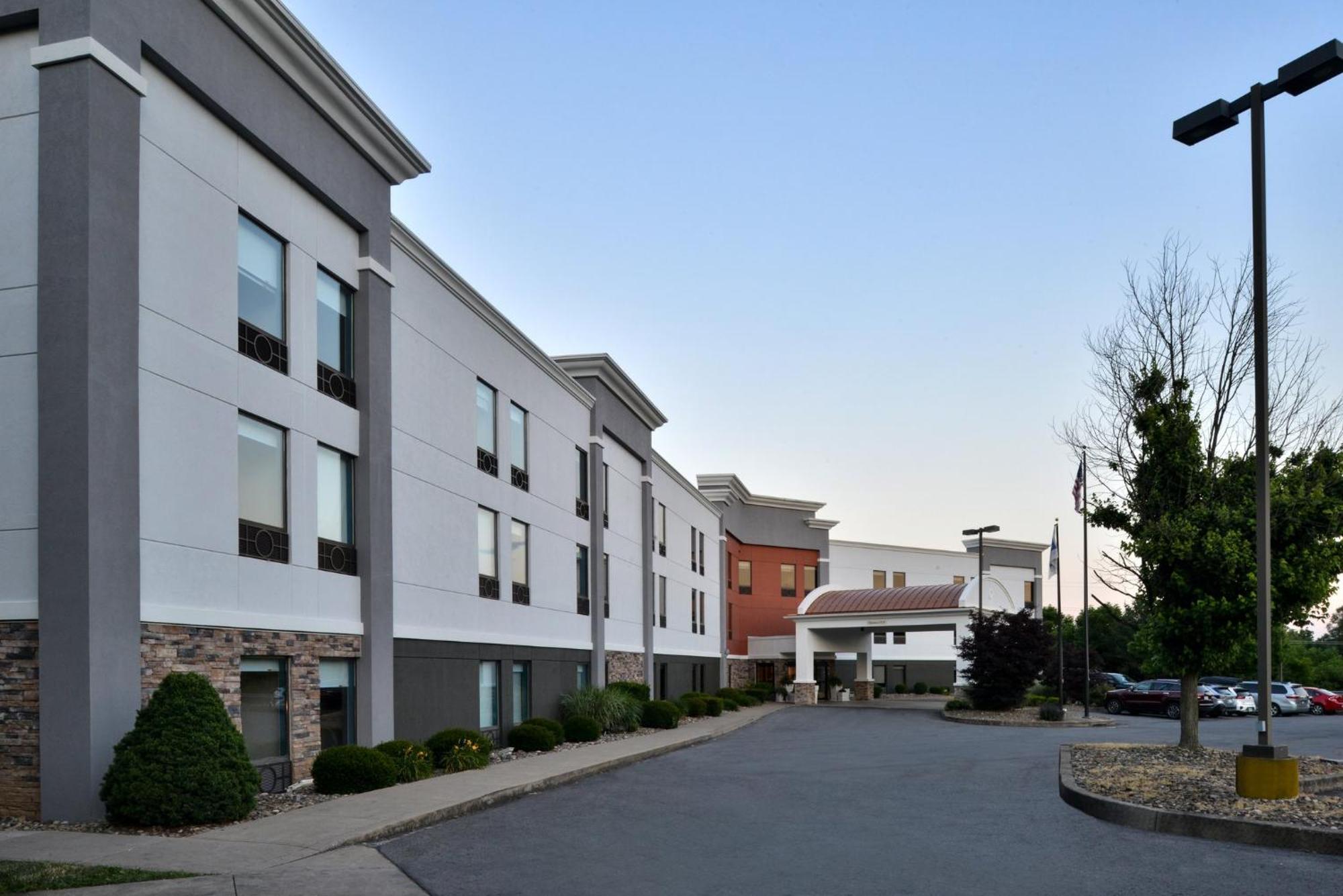 Holiday Inn Express Lewisburg - New Columbia By Ihg Exterior foto